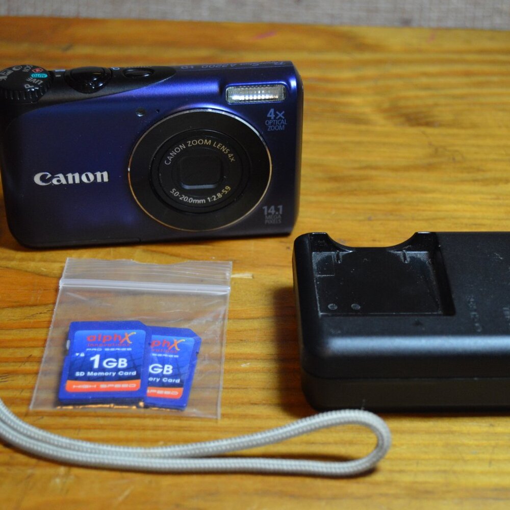 Blue Canon PowerShot A2200 HD Camera Photography Pack